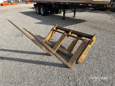 Cat 60 in Wheel Loader Forks