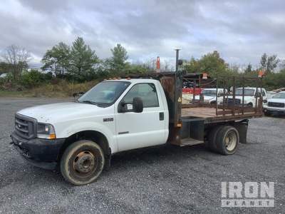 2004 Ford F-550 XL 4x2 Camión Caja Abierta