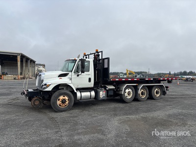 2010 International 7500 8x4 Hooklift Truck
