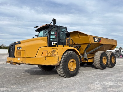 2019 Cat 745 Camion à benne articulé
