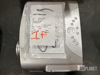 Toshiba TLP790 LCD Projector