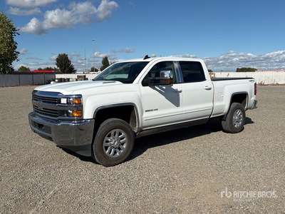 2015 Chevrolet Silverado 2500HD 4x4 Crew Cab Pickup