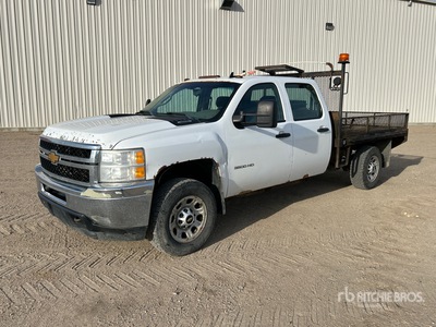 2013 Chevrolet Silverado 3500HD 4x4 Crew Cab Platte vrachtwagen