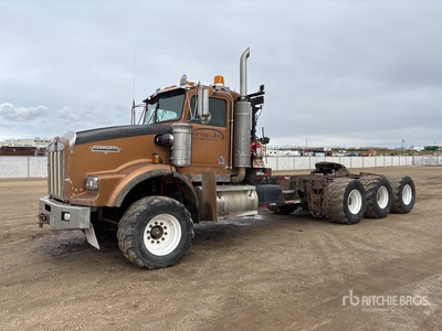 2001 Kenworth T800B 8x6 Winch Truck