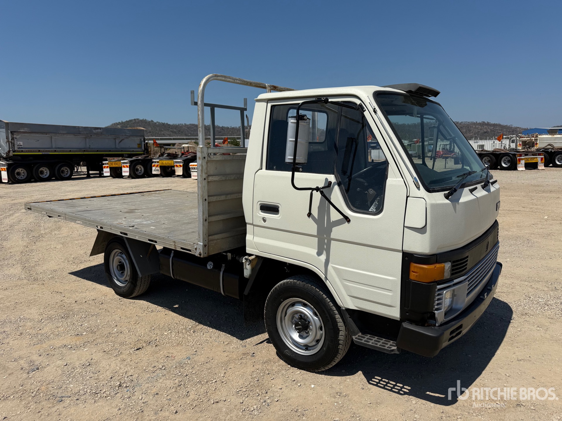 1987 Toyota Dyna Flatbed Truck