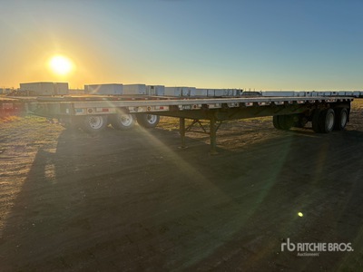 1987 M & M 45 ft T/A Flatbed Trailer