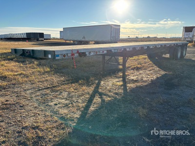 1987 M & M 45 ft T/A Flatbed Trailer