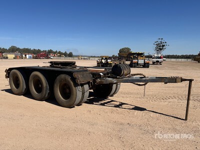 2009 CIMC Tri/A Road Train عربة صغيرة