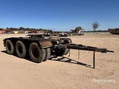 2009 CIMC Tri/A Road Train عربة صغيرة