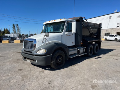 2009 Freightliner Columbia 120 6x4 شاحنة قلابة /محورين