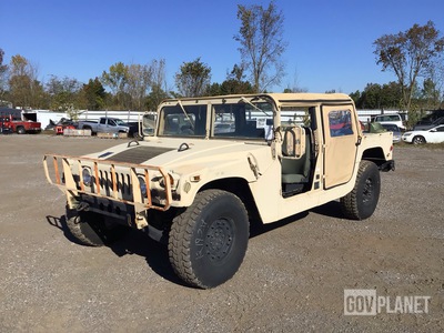 2007 AM General M1097R1 HMMWV 4 Door Soft Top w/Truck Body