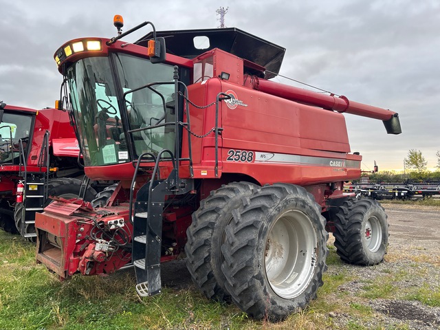 2007 Case IH 2588 4x4 Combine Harvester