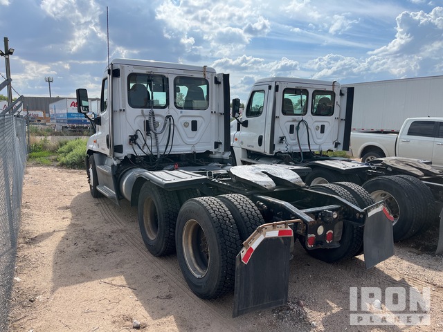 CAMIóN 2016 FREIGHTLINER