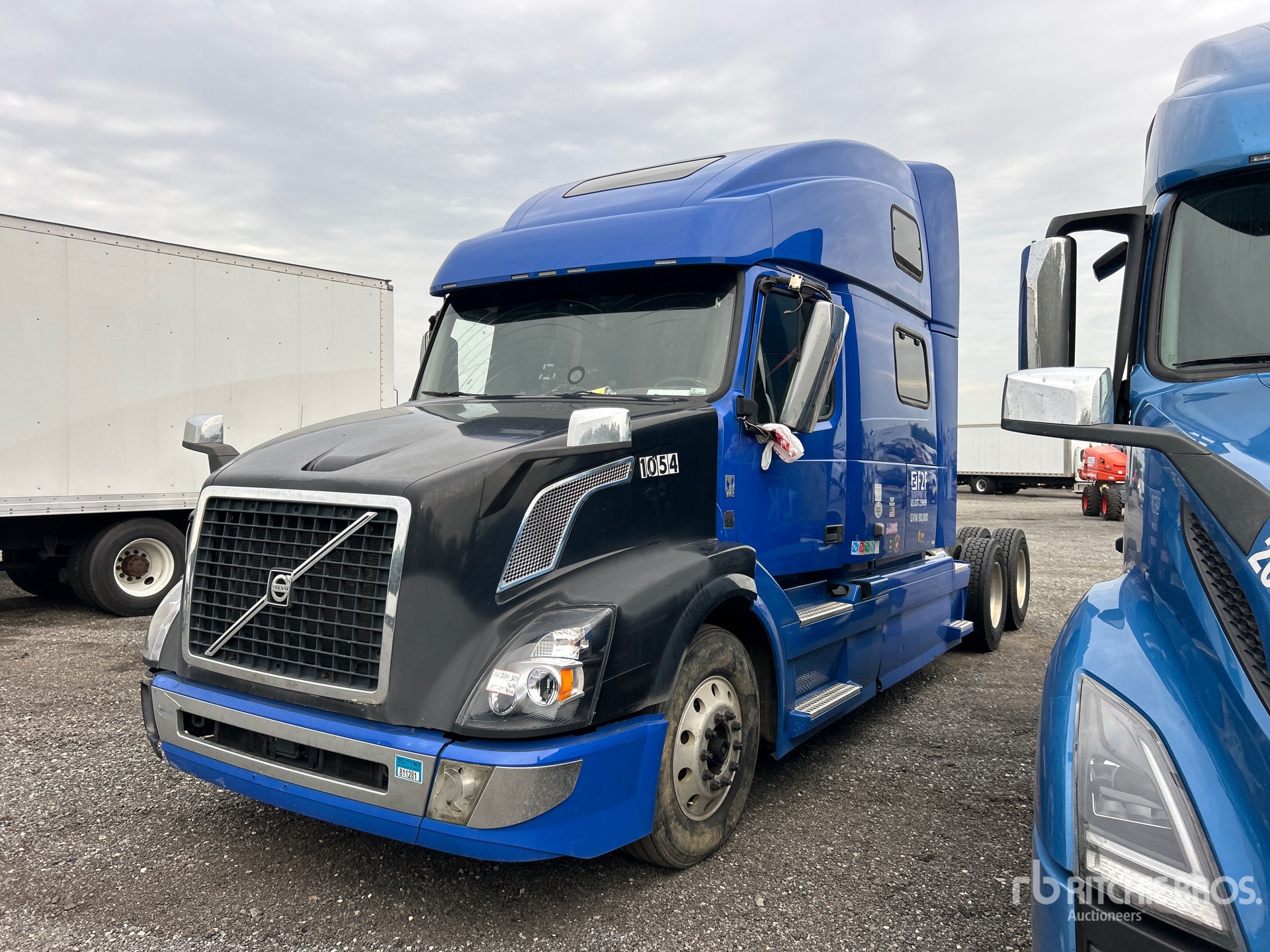 2017 Volvo VNL 780 Kastenwägen (Inoperable)