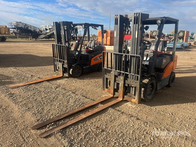 Doosan G30N7 5500 lb Pneumatic Tire Forklift