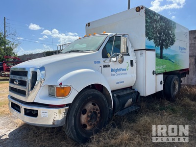 2011 Ford F-750 XL 4x2 Chipper Truck (Inoperable)
