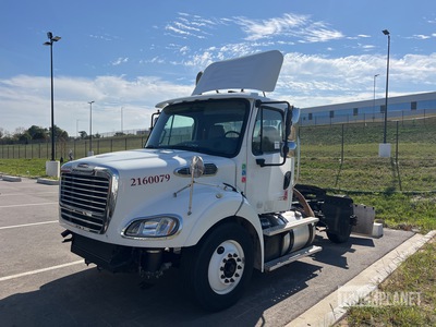 2016 Freightliner M2112 4x2 S/A Day Cab Truck Tractor