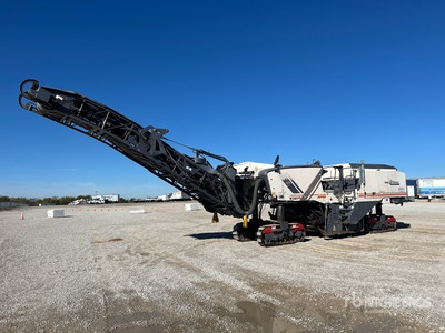 2014 Wirtgen W250i Tracked آلات كشط الرصيف