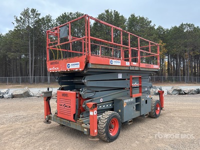 2016 Skyjack SJ9250RT 4x4 Diesel シザーリフト