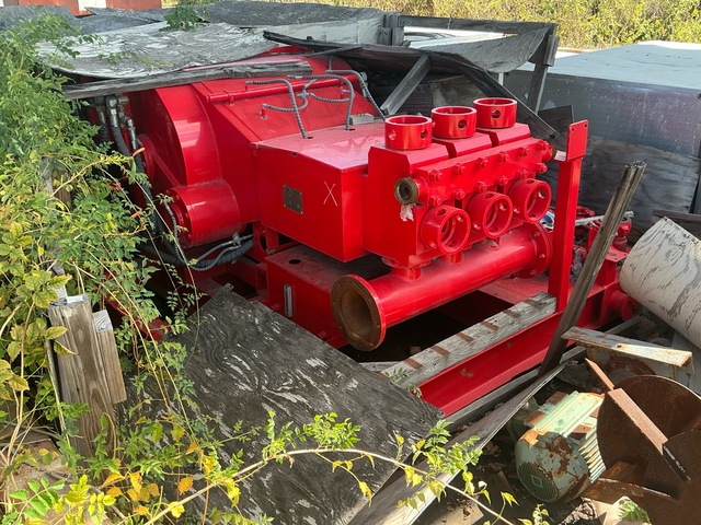 2015 SJ Petro STP500M Well Service Triplex Pump 2015 SJ Petro STP500M Well Service Triplex Pump