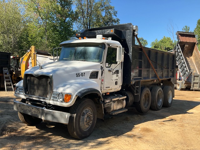 2004 Mack CV713 Granite 8x4 Tri/A Dump Truck 2004 Mack CV713 Granite 8x4 Tri/A Dump Truck