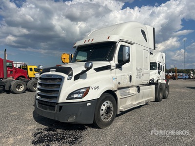 2019 Freightliner Cascadia 126 6x4 T/A Sleeper Truck Tractor