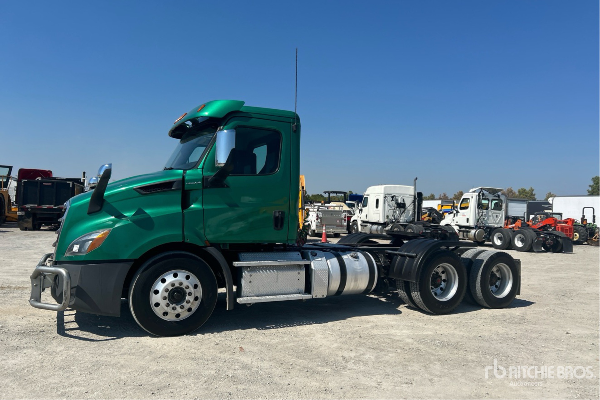 2019 Freightliner Cascadia 116 6x4 T/A Day Cab Truck Tractor