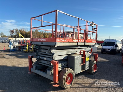 2006 Skyjack SJ8841RT 4x4 Diesel Scissor Lift