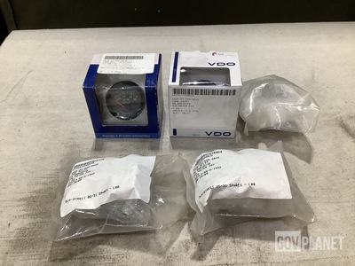 (211) Torre Parts & Components VDO Voltmeters