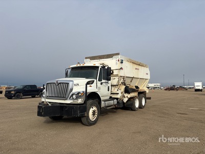 2013 International 7500 6x4 Feed Truck