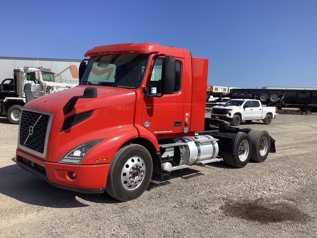 2020 Volvo VNR 6x2 T/A Day Cab Truck Tractor