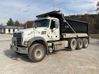 2018 Mack GU713 8x4 Tri/A Camión dumper
