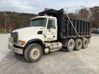 2007 Mack CV713 8x4 Tri/A Camión dumper