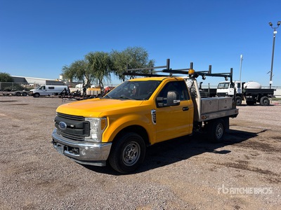 2017 Ford F-250 XL 4x2 Flatbed Truck