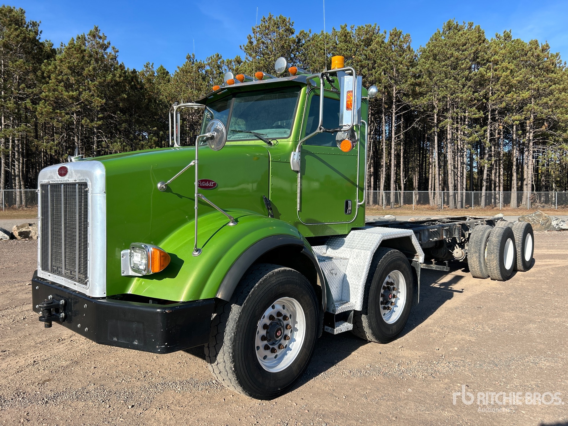 2006 Peterbilt 357 8x4 Twin-Steer Cab and Chassis
