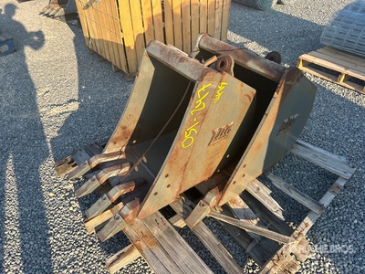 Quantity of (2) Q/C Digging Baggerlöffel