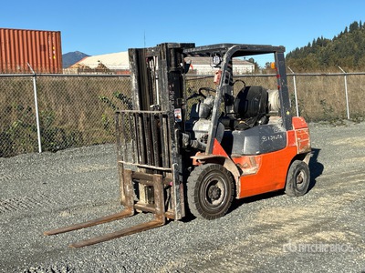 2006 Toyota 7FGU25 4750 lb Pneumatic Tire Wózek widłowy