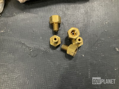 (165) Eaton 112-06136 Tube Couplings