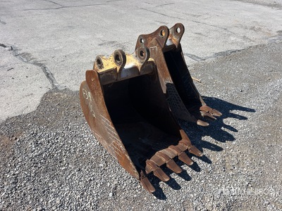 Quantity of (2) Backhoe Rear Bucket - Fits John Deere 410