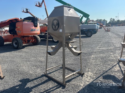 Big Daddy 800 lb Protein Deer Feeder Varios, tienda, almacen, consumidor (Unused)