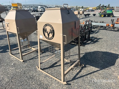Big Daddy Feeder 700 LB Solar Deer Feeder Varios, tienda, almacen, consumidor (Unused)
