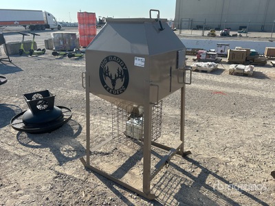 Big Daddy 700 Lbs Solar Deer Feeder Varios, tienda, almacen, consumidor (Unused)