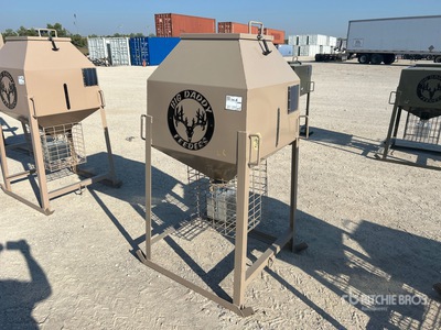 Big Daddy 700 lbs Solar Deer Feeder Varios, tienda, almacen, consumidor (Unused)
