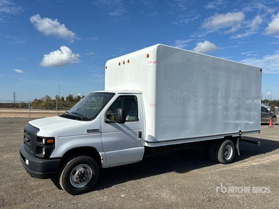 2017 Ford E-450 4x2 Furgonetka