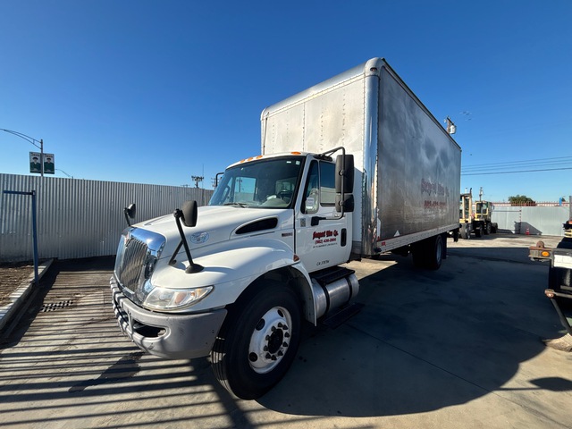 2014 International 4300 4x2 Van Truck