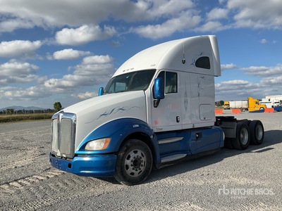 2011 Kenworth T700 6x4 Tractocamion con Dormitorio / تراكتور شاحنة كابينة النوم (ثنائية المحور)