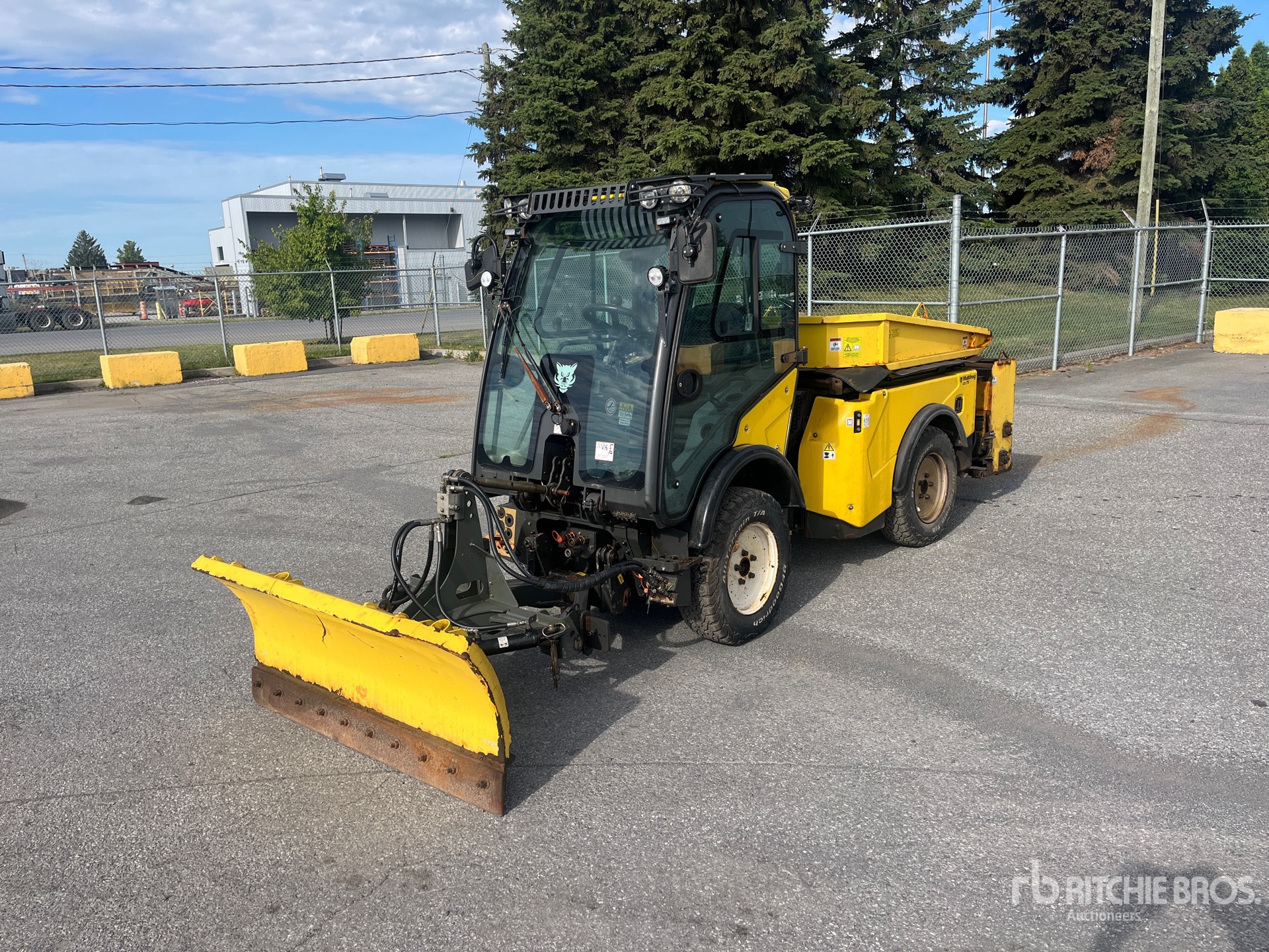 2019 Multihog CX Sidewalk Plow (Inoperable)