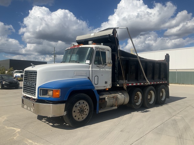 1992 Mack CH613 8x4 Tri/A Dump Truck
