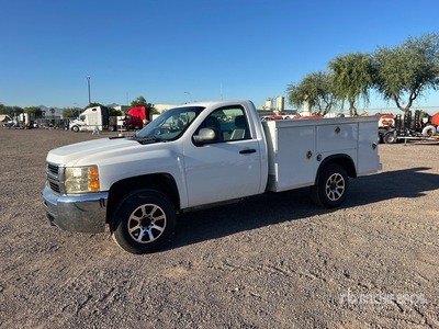 2008 Chevrolet Silverado 2500HD 4x2 Utility Truck