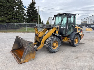 2012 Cat 906H2 Pala gommata